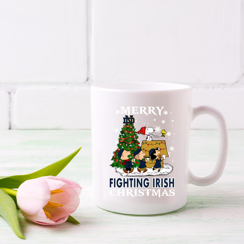 Merry Christmas Notre Dame Fighting Irish Peanuts Ugly 2022 Mug dong