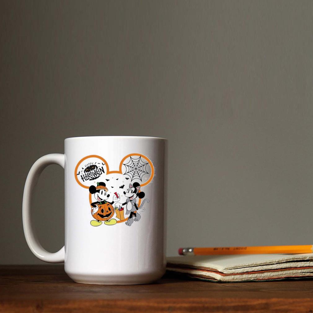 https://images.trendmugus.com/2023/07/mickey-and-minnie-happy-halloween-2023-mug-que.jpg