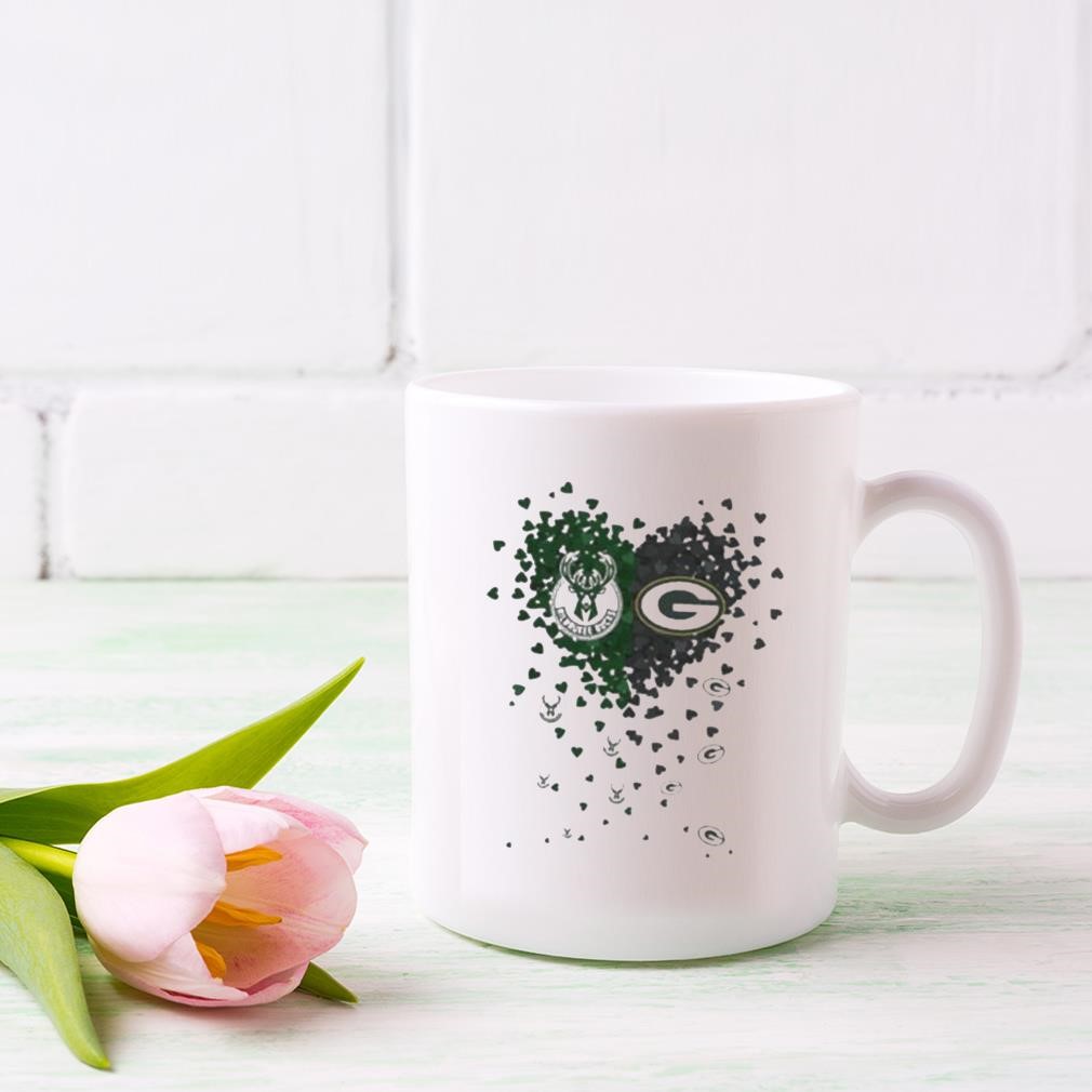 https://images.trendmugus.com/2023/08/Milwaukee-Bucks-And-Green-Bay-Packers-Tiny-Heart-Shape-2023-Mug-dong.jpg